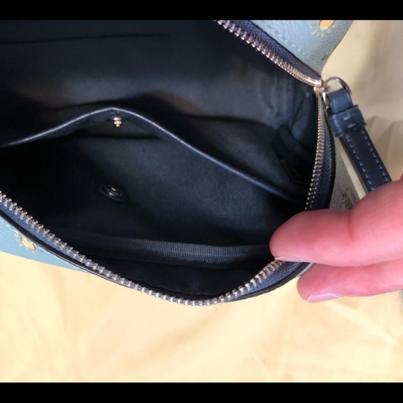 🏖💙 EUC COACH Boxy Cosmetic Case 💙Blue 💙Beach Umbrella Print🏝💙 - Picture 6 of 9